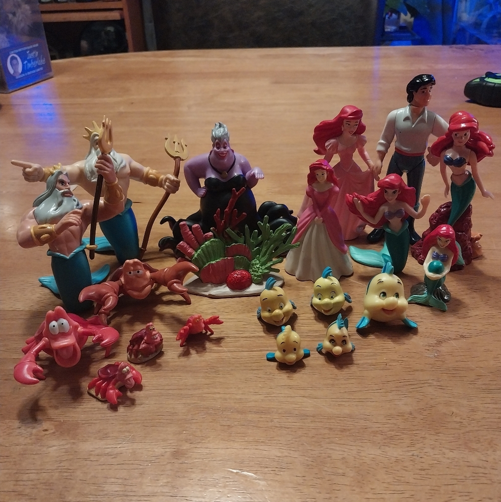 20 pc Little Mermaid Figurine Set